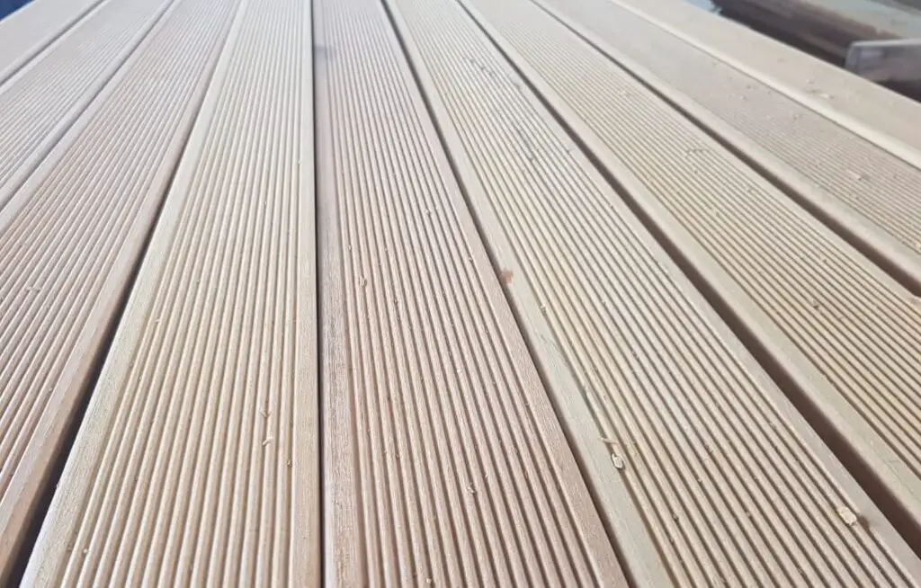 pool deck kayu bengkirai di bali